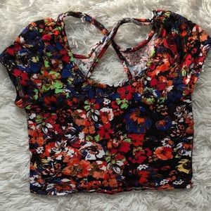 floral crop top 🌸